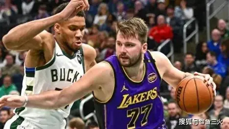 勇士正式邀请詹姆斯，追梦格林亲自出马，2大主力被打包送到湖人